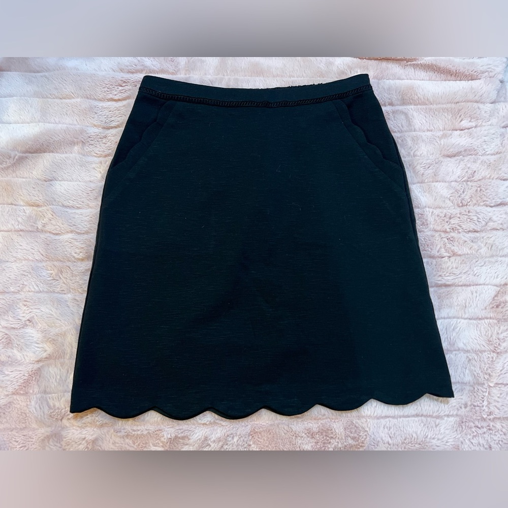 Skies Are Blue Black Scallop Hem Pencil Skirt